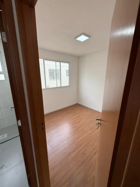Comprar Apartamentos / Padr&atilde;o em Suzano R$ 205.000,00 - Foto 5