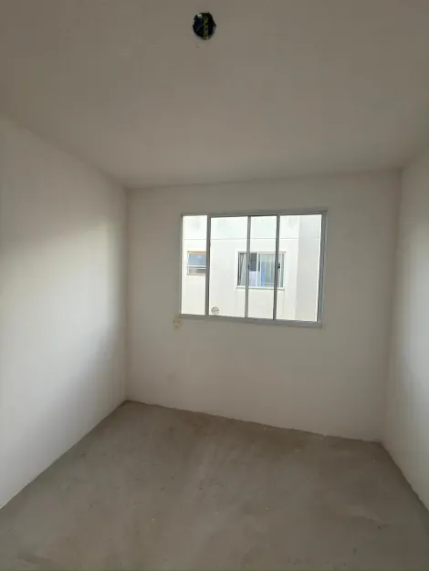 Comprar Apartamentos / Padr&atilde;o em Suzano R$ 195.000,00 - Foto 2