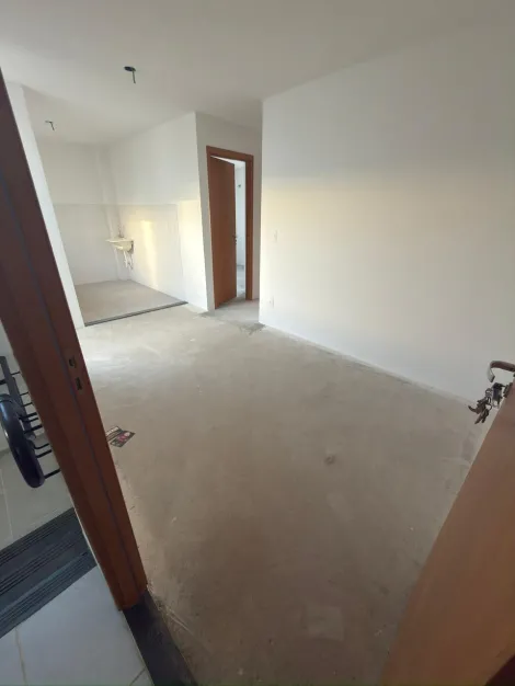 Alugar Apartamentos / Padr&atilde;o em Suzano. apenas R$ 195.000,00