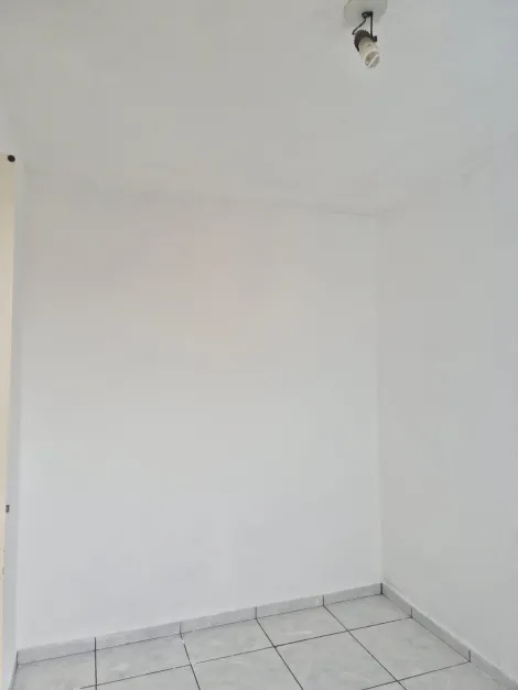 Alugar Apartamentos / Padr&atilde;o em Suzano R$ 900,00 - Foto 7