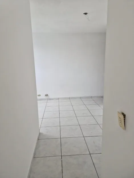 Alugar Apartamentos / Padr&atilde;o em Suzano R$ 900,00 - Foto 8