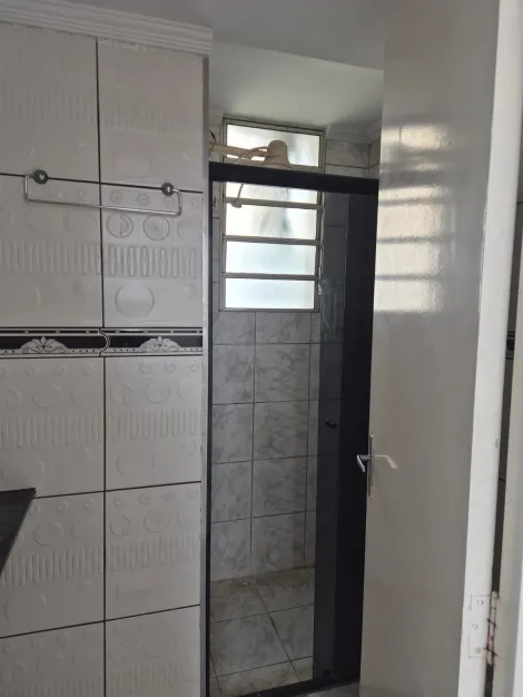 Alugar Apartamentos / Padr&atilde;o em Suzano R$ 900,00 - Foto 9