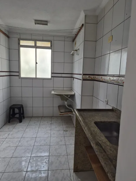 Alugar Apartamentos / Padr&atilde;o em Suzano R$ 900,00 - Foto 15