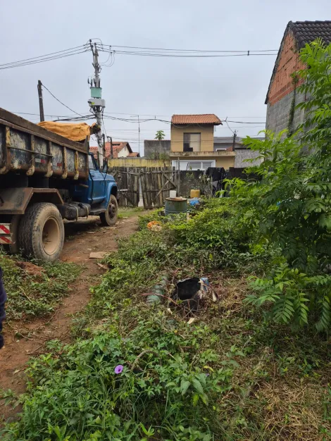 Comprar Terrenos / Terreno em Suzano R$ 300.000,00 - Foto 6