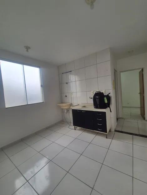 Alugar Apartamentos / Padr&atilde;o em Suzano R$ 850,00 - Foto 5