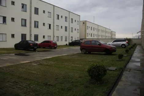 Alugar Apartamentos / Padr&atilde;o em Suzano. apenas R$ 850,00