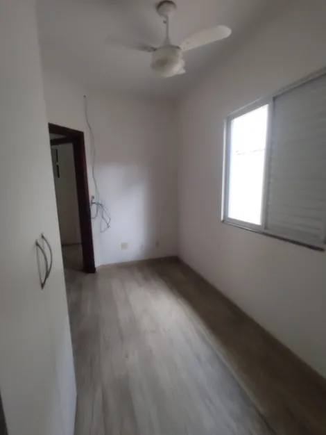 Alugar Casas / Condom&iacute;nio em Suzano R$ 2.000,00 - Foto 14