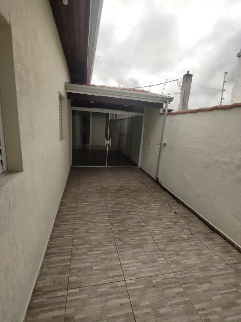 Alugar Casas / Condom&iacute;nio em Suzano R$ 2.000,00 - Foto 32