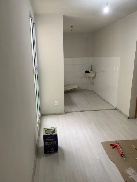 Alugar Apartamentos / Padr&atilde;o em Suzano. apenas R$ 210.000,00