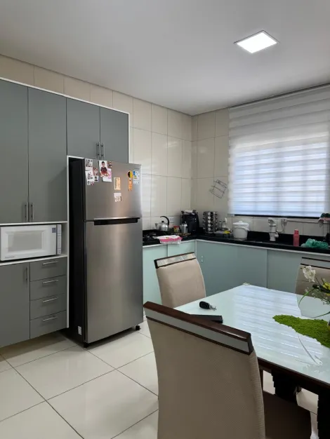 Comprar Casas / Assobradada em Suzano R$ 830.000,00 - Foto 4