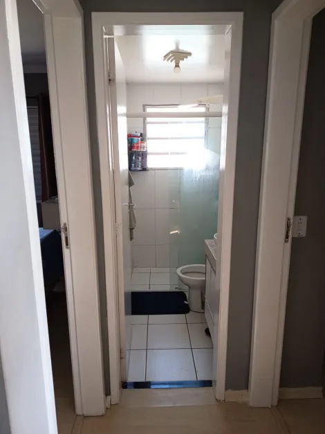 Comprar Apartamentos / Padr&atilde;o em Suzano R$ 250.000,00 - Foto 14
