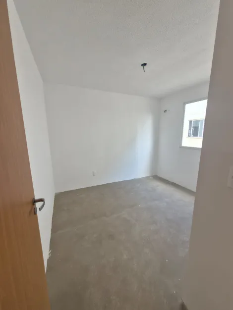Comprar Apartamentos / Padr&atilde;o em Suzano R$ 189.000,00 - Foto 7