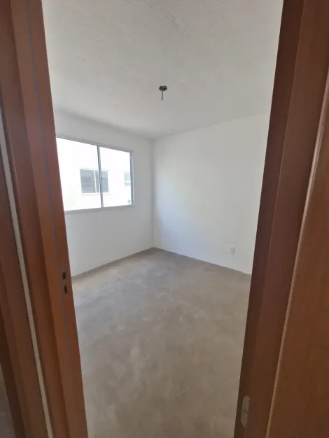 Comprar Apartamentos / Padr&atilde;o em Suzano R$ 189.000,00 - Foto 14