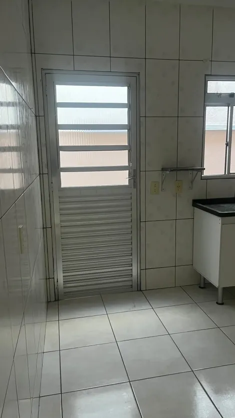 Alugar Casas / Sobrado em S&atilde;o Paulo R$ 1.400,00 - Foto 13