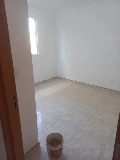 Alugar Apartamentos / Padr&atilde;o em Suzano R$ 1.050,00 - Foto 3