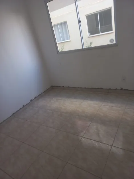 Alugar Apartamentos / Padr&atilde;o em Suzano R$ 1.050,00 - Foto 5