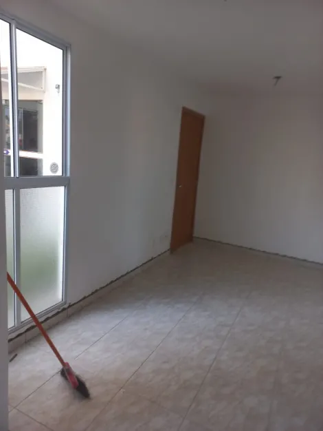Alugar Apartamentos / Padr&atilde;o em Suzano R$ 1.050,00 - Foto 6