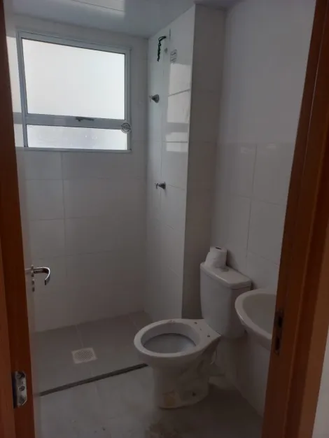 Alugar Apartamentos / Padr&atilde;o em Suzano R$ 1.050,00 - Foto 8