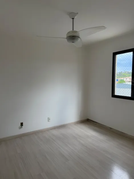 Alugar Apartamentos / Padr&atilde;o em Ferraz de Vasconcelos R$ 1.300,00 - Foto 9