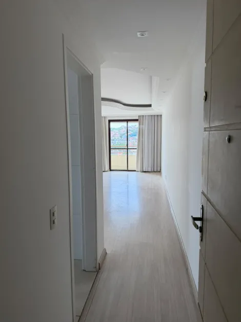 Alugar Apartamentos / Padr&atilde;o em Ferraz de Vasconcelos R$ 1.300,00 - Foto 3