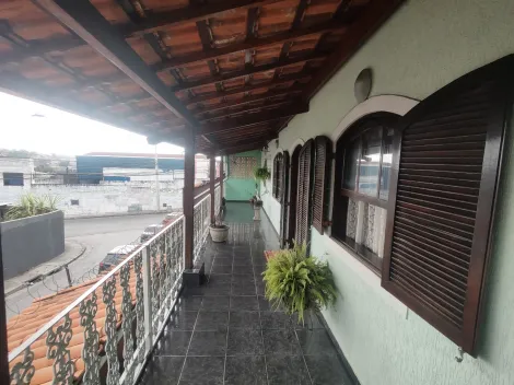 Alugar Casas / Assobradada em Itaquaquecetuba R$ 2.200,00 - Foto 4