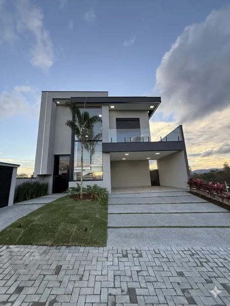 Alugar Casas / Condom&iacute;nio em Mogi das Cruzes. apenas R$ 2.100.000,00