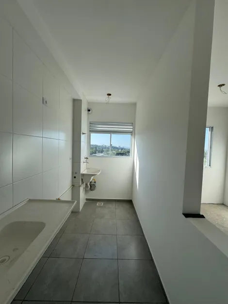 Alugar Apartamentos / Padr&atilde;o em Suzano R$ 1.800,00 - Foto 6