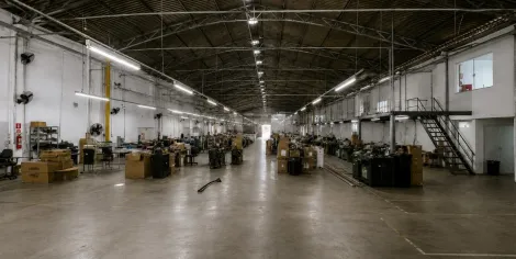 Alugar Comerciais / Galp&atilde;o - Comercial em Itaquaquecetuba R$ 100.000,00 - Foto 3