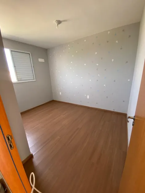 Alugar Apartamentos / Padr&atilde;o em Po&aacute; R$ 1.250,00 - Foto 4