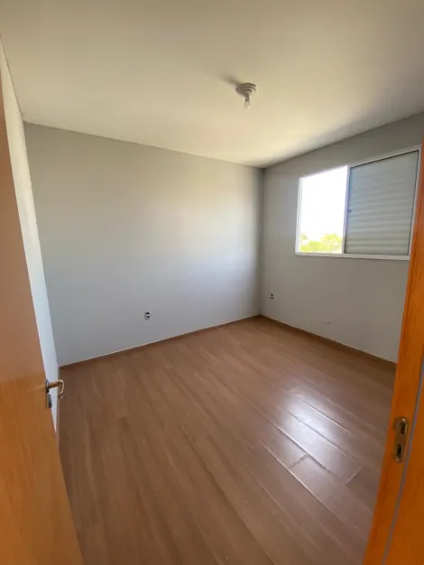 Alugar Apartamentos / Padr&atilde;o em Po&aacute; R$ 1.250,00 - Foto 5
