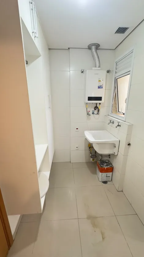 Alugar Apartamentos / Padr&atilde;o em Suzano R$ 4.500,00 - Foto 5