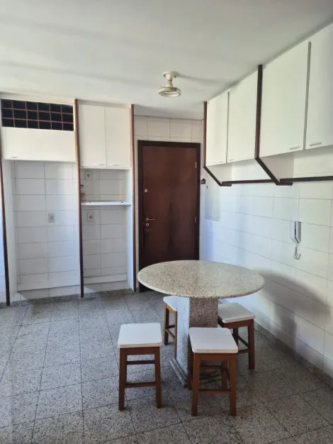 Alugar Apartamentos / Padr&atilde;o em Suzano R$ 3.500,00 - Foto 9