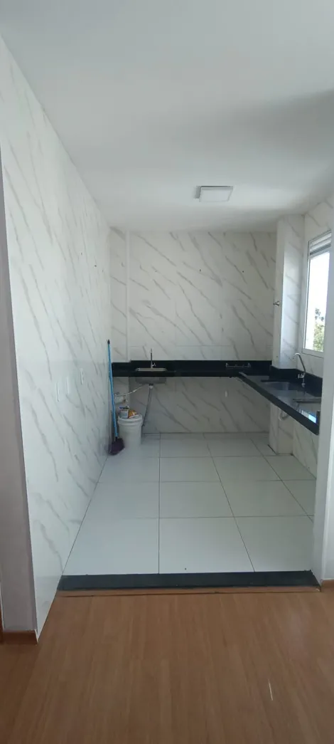 Comprar Apartamentos / Padr&atilde;o em Po&aacute; R$ 265.000,00 - Foto 2