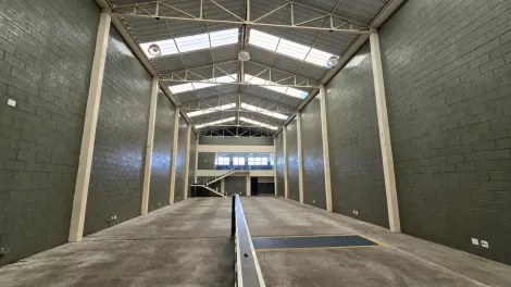 Alugar Comerciais / Galp&atilde;o - Comercial em Mogi das Cruzes R$ 13.700,00 - Foto 6
