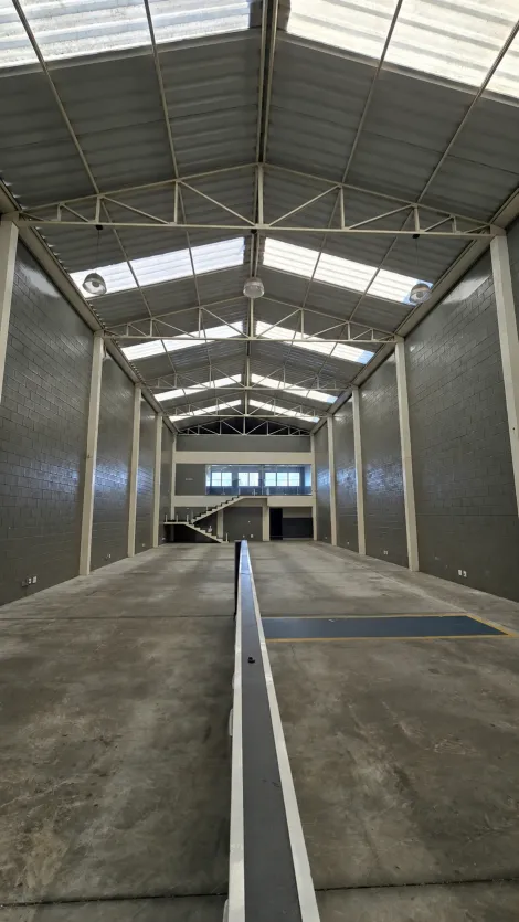 Alugar Comerciais / Galp&atilde;o - Comercial em Mogi das Cruzes R$ 13.700,00 - Foto 3