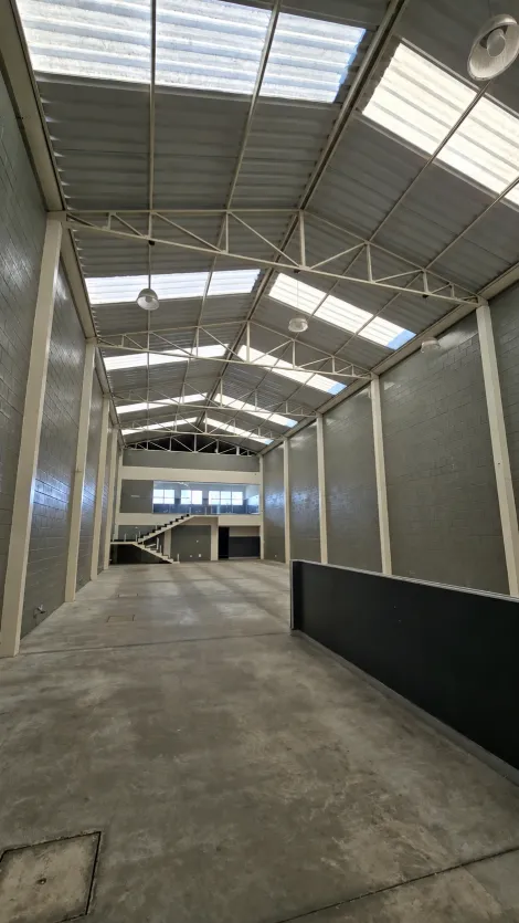 Alugar Comerciais / Galp&atilde;o - Comercial em Mogi das Cruzes R$ 13.700,00 - Foto 2
