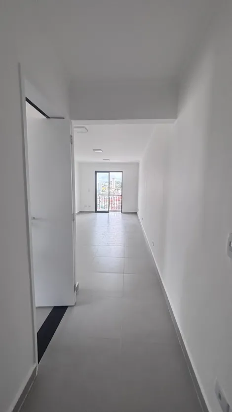 Alugar Apartamentos / Padr&atilde;o em Suzano R$ 2.300,00 - Foto 3