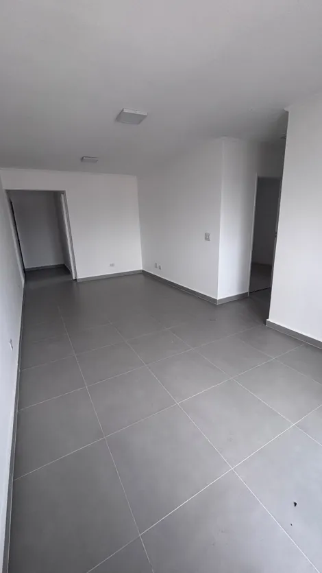 Alugar Apartamentos / Padr&atilde;o em Suzano R$ 2.300,00 - Foto 2