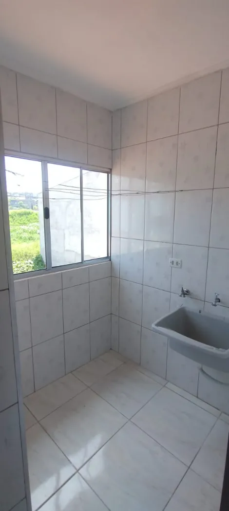 Alugar Casas / Sobrado em Suzano R$ 1.000,00 - Foto 16
