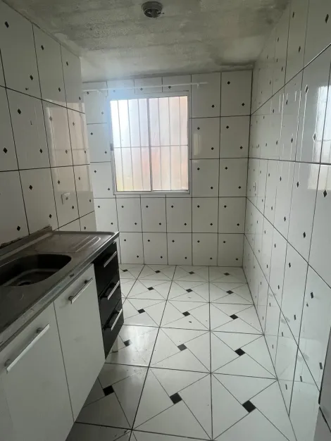 Comprar Apartamentos / Padr&atilde;o em Mogi das Cruzes R$ 160.000,00 - Foto 3