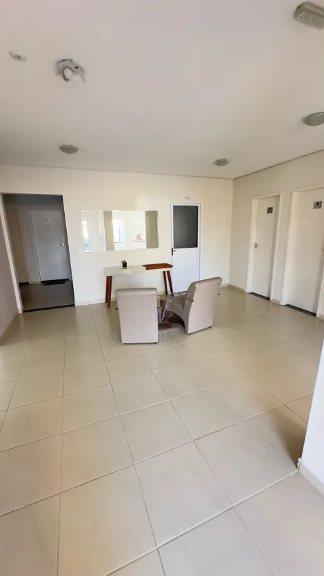 Comprar Apartamentos / Padr&atilde;o em Suzano R$ 350.000,00 - Foto 4