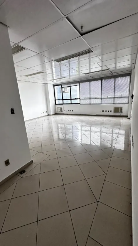 Alugar Comerciais / Pr&eacute;dio Comercial em Suzano R$ 3.500,00 - Foto 4