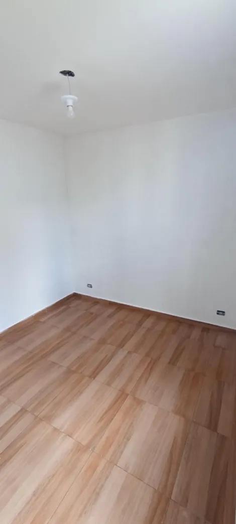 Alugar Apartamentos / Padr&atilde;o em Suzano R$ 1.100,00 - Foto 4