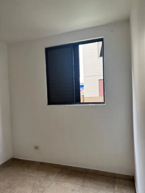 Comprar Apartamentos / Padr&atilde;o em Suzano R$ 250.000,00 - Foto 3