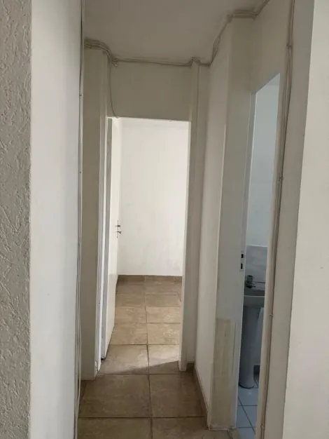 Comprar Apartamentos / Padr&atilde;o em Suzano R$ 250.000,00 - Foto 7