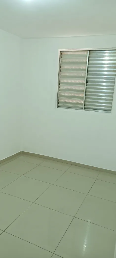 Comprar Apartamentos / Padr&atilde;o em Suzano R$ 195.000,00 - Foto 3