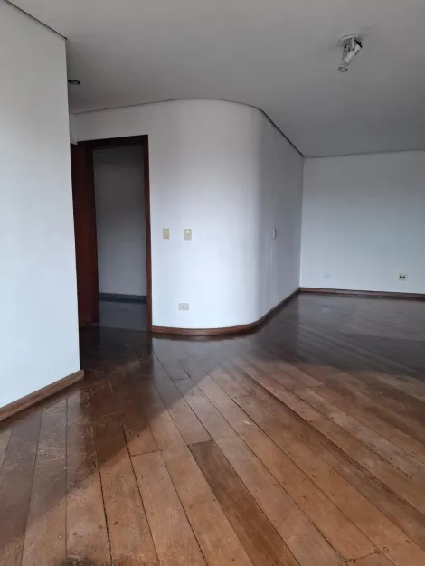 Alugar Apartamentos / Padr&atilde;o em Suzano R$ 3.000,00 - Foto 4