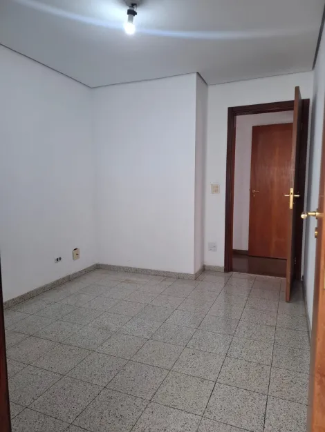 Alugar Apartamentos / Padr&atilde;o em Suzano R$ 3.000,00 - Foto 7