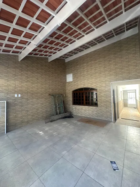 Alugar Casas / Sobrado em Suzano R$ 2.500,00 - Foto 2