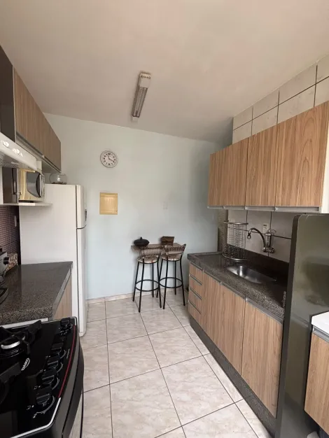 Comprar Apartamentos / Padr&atilde;o em Suzano R$ 220.000,00 - Foto 3